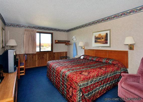 Econo Lodge Inn & Suites Dubuque Oda fotoğraf