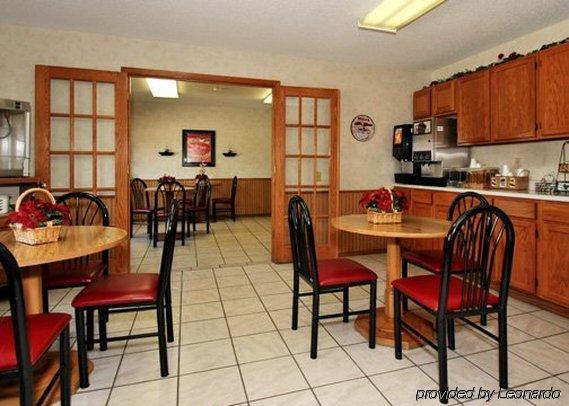 Econo Lodge Inn & Suites Dubuque Restoran fotoğraf