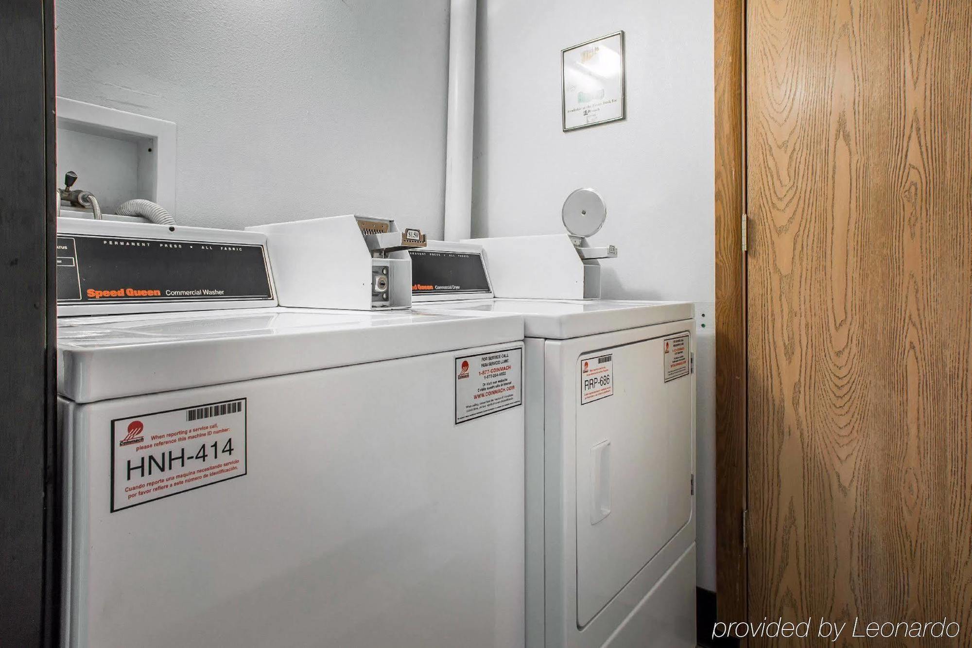 Econo Lodge Inn & Suites Dubuque Dış mekan fotoğraf
