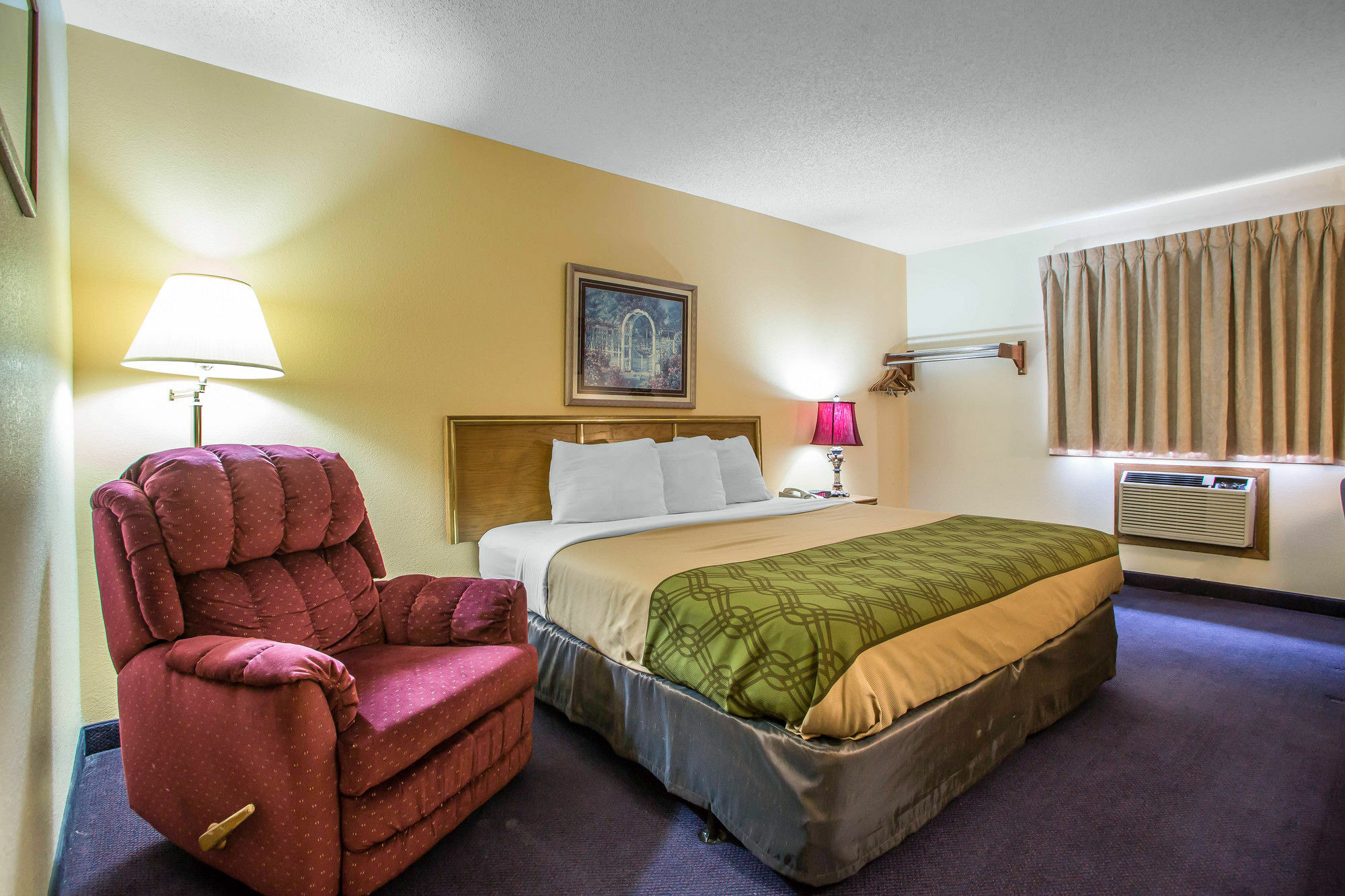 Econo Lodge Inn & Suites Dubuque Dış mekan fotoğraf