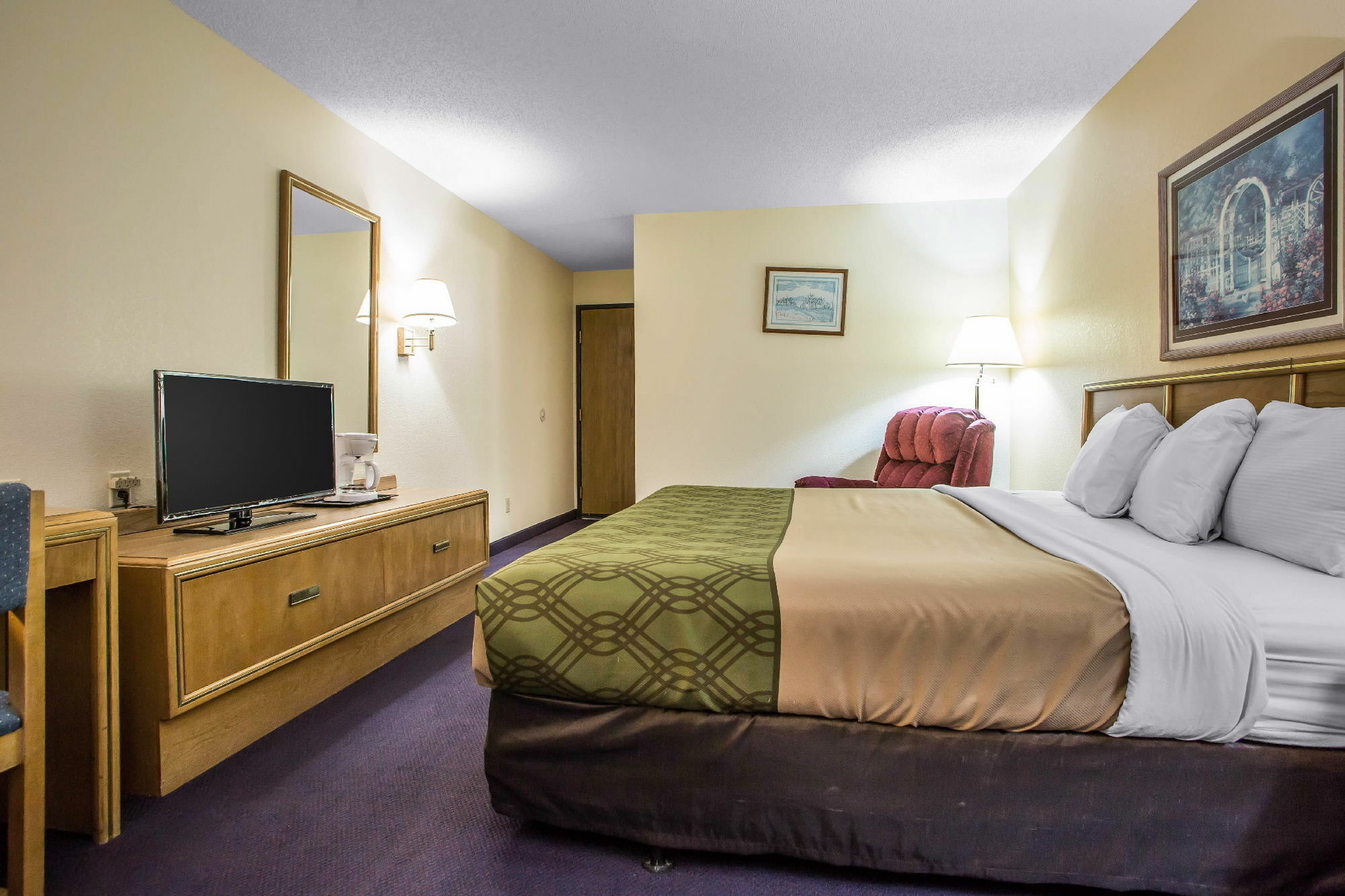 Econo Lodge Inn & Suites Dubuque Dış mekan fotoğraf