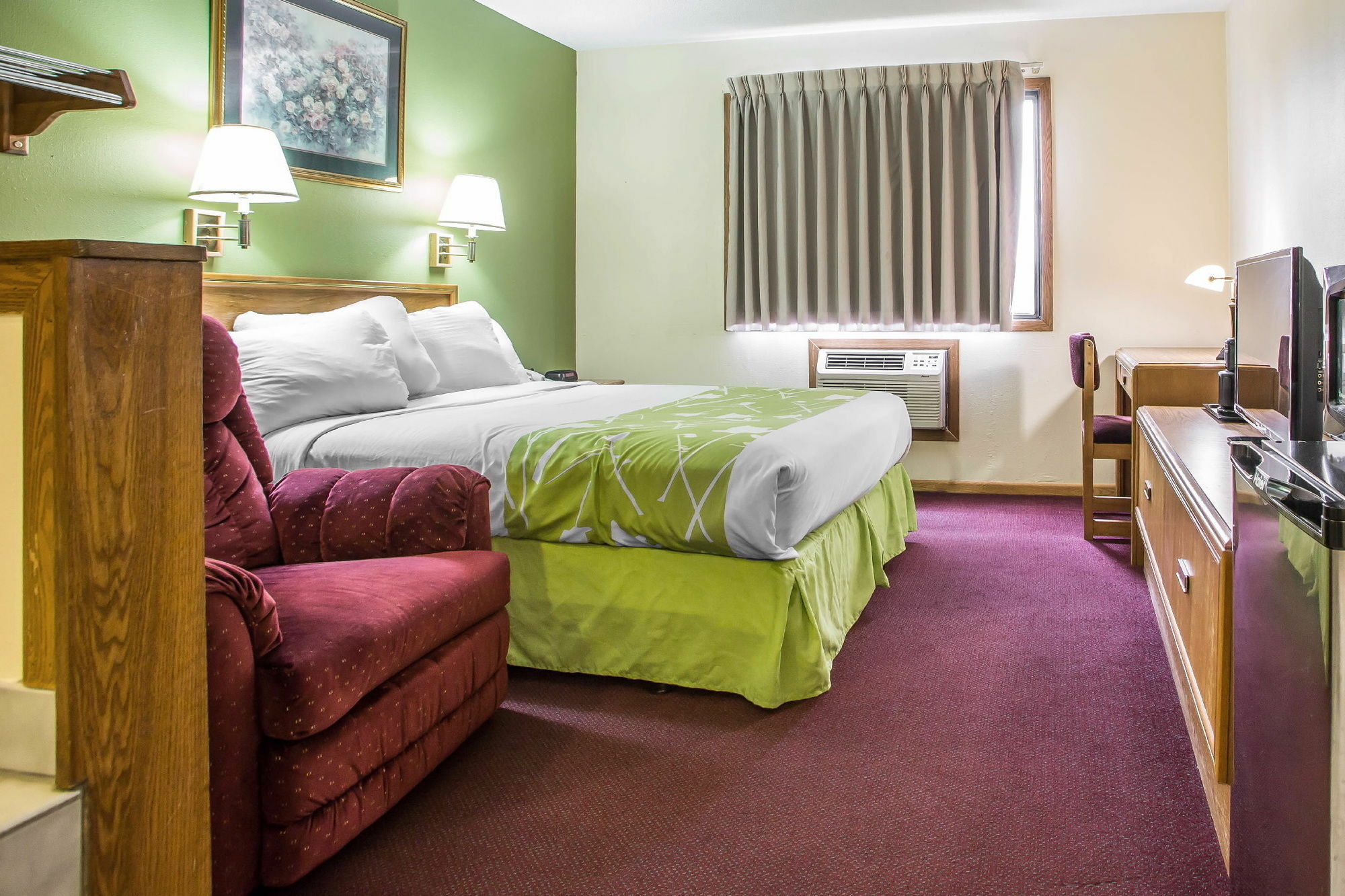 Econo Lodge Inn & Suites Dubuque Dış mekan fotoğraf